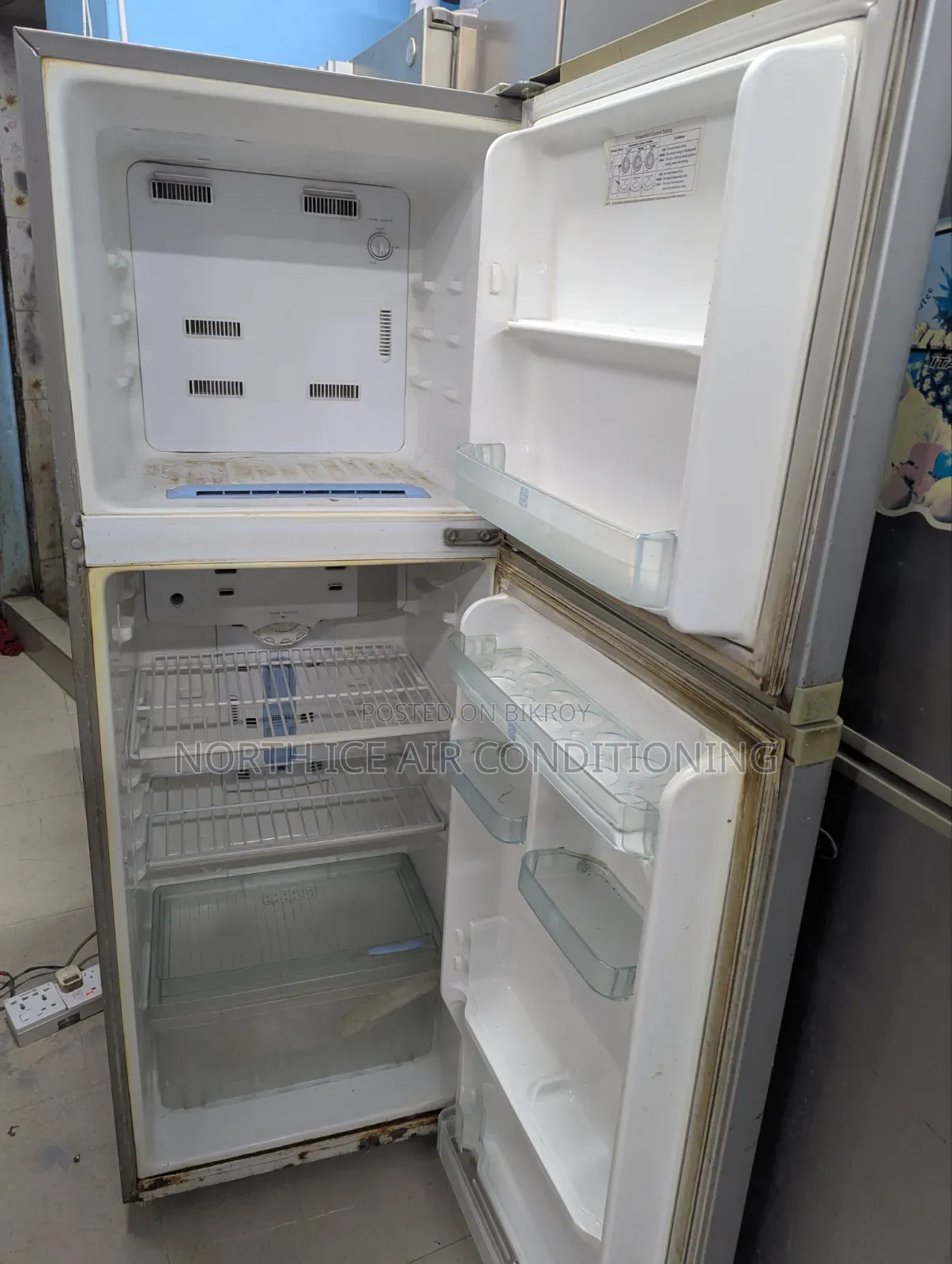 Samsung Silver, As Colour Non Frost Fridge 225 Ltr.