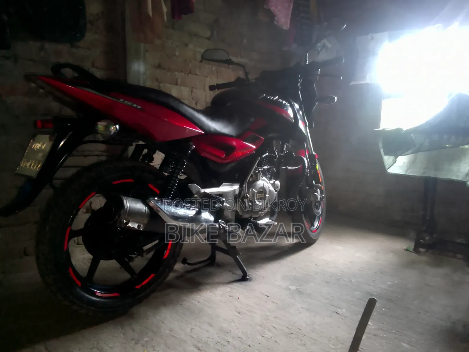 বাজাজ পালসার ১৫০ ২০১৮ ব্ল্যাক