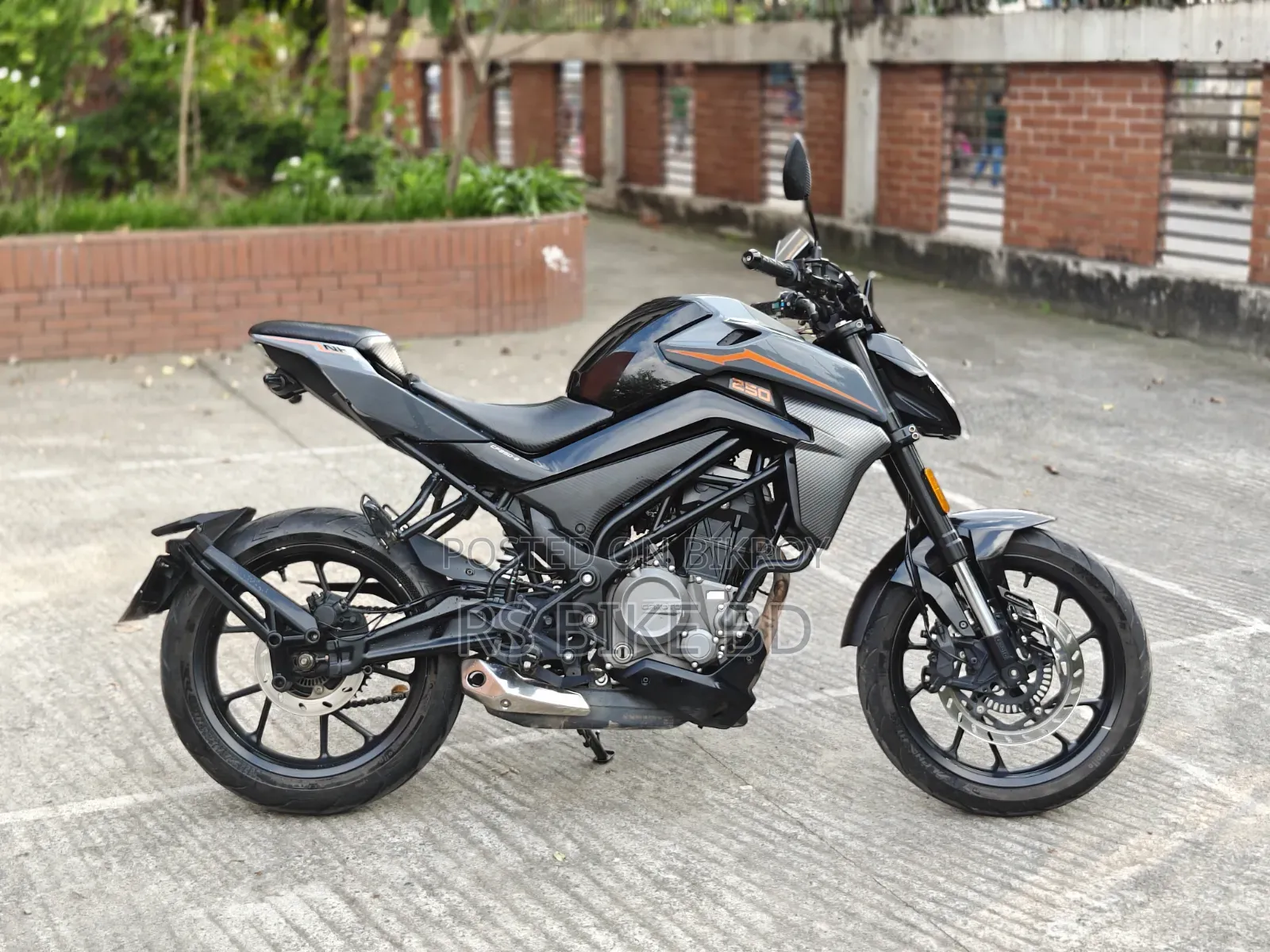 CFMoto 250NK 2025 Black