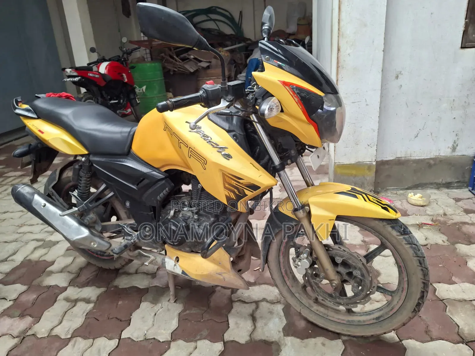 TVS Apache RTR 160 2V 2021 Yellow