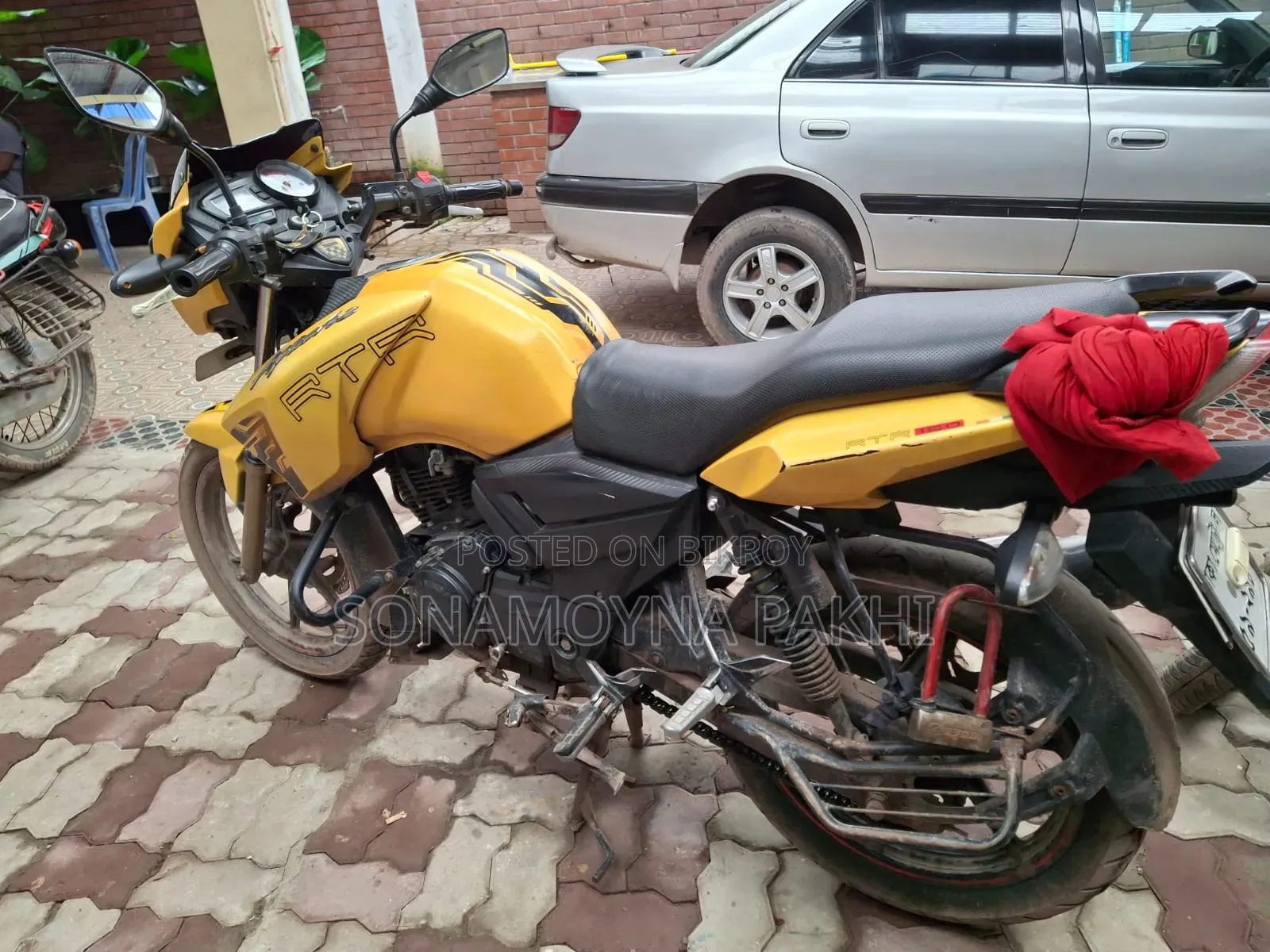TVS Apache RTR 160 2V 2021 Yellow