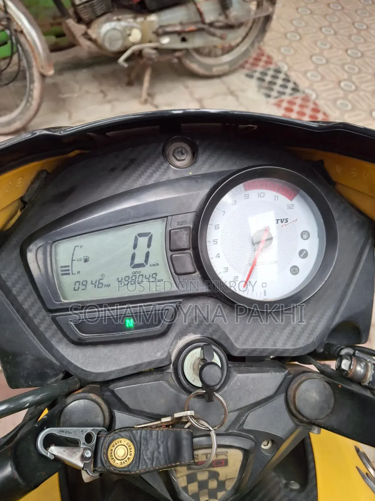 TVS Apache RTR 160 2V 2021 Yellow