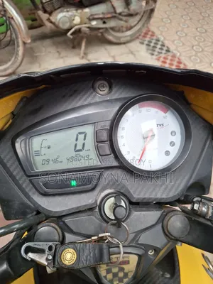 TVS Apache RTR 160 2V 2021 Yellow