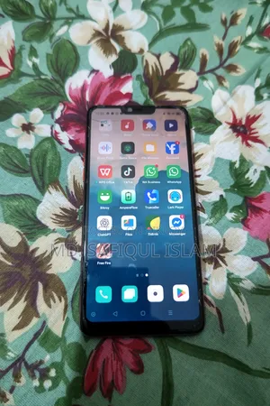 Oppo F7 64 GB Red