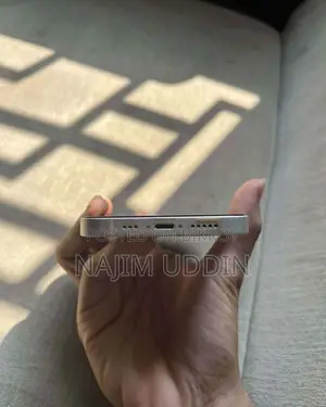 অ্যাপল আইফোন ১৩ ১২৮ জিবি হোয়াইট