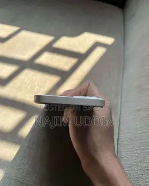 অ্যাপল আইফোন ১৩ ১২৮ জিবি হোয়াইট