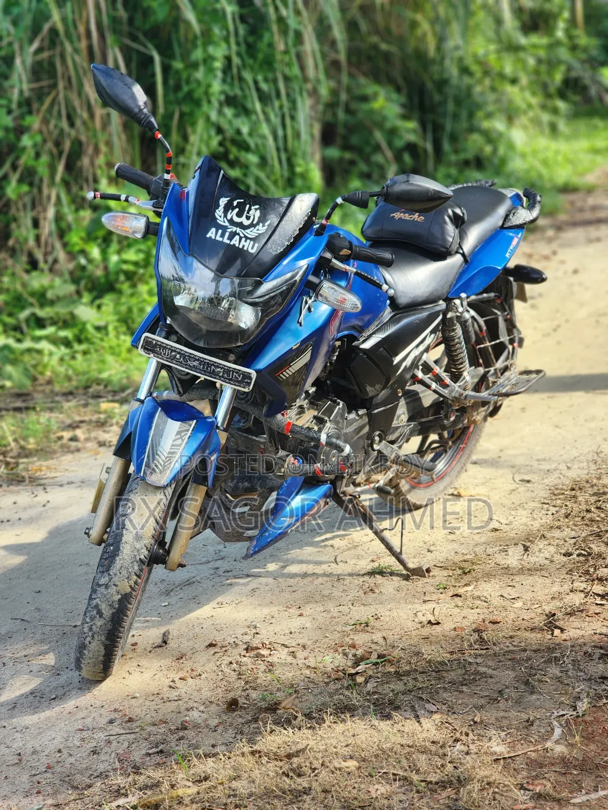 মোটরসাইকেল ২০১৮ নীল