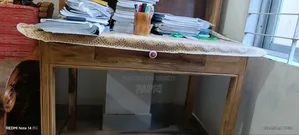 স্টাডি টেবিল/রিডিং টেবিল