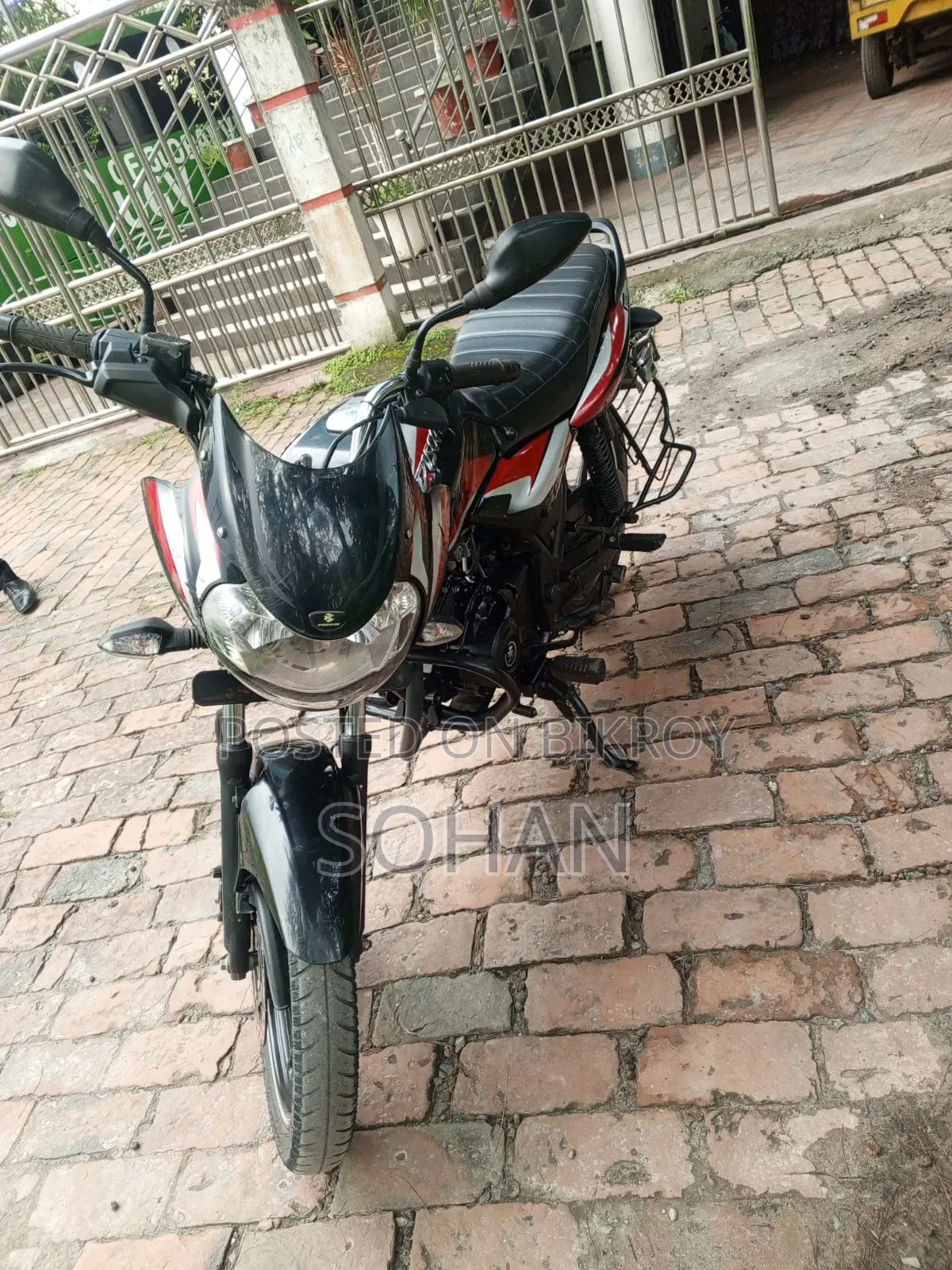 Bajaj Discover 110 2024 Black