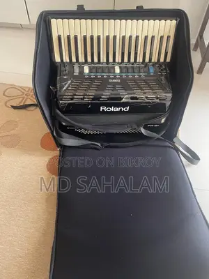 Roland FR-8x v-Accordion Flagship Model With Soft Carrying Case