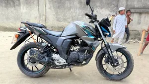 ইয়ামাহা এফজেডএস ভি২ ২০২৫ গ্রে