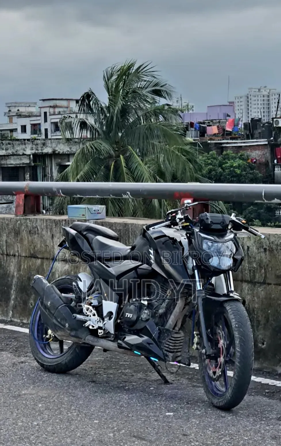টিভিএস আপাচে ১৬০ ৪ভি ২০২০ কালো