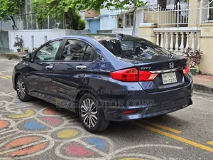 হোন্ডা সিটি ২০১৮ নীল