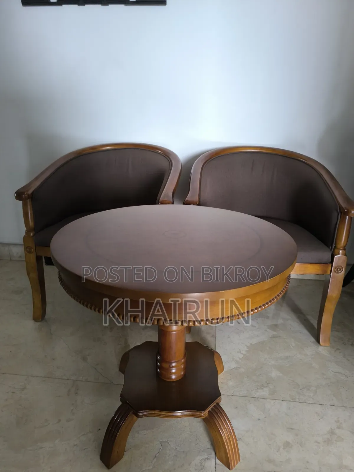 The tiffin is very good, the table has been used for one year