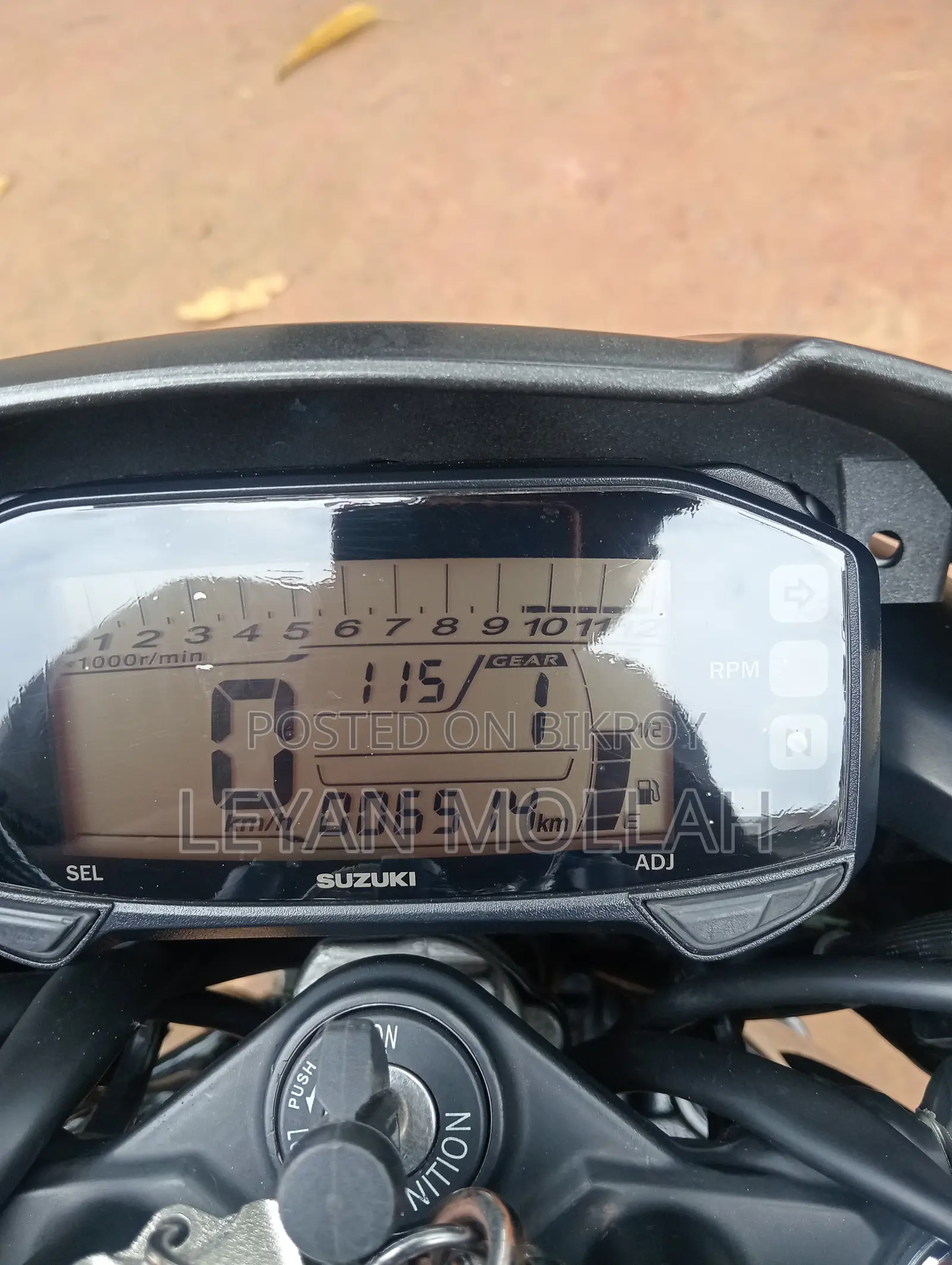 সুজুকি জিক্সার ২০২৫ ব্ল্যাক