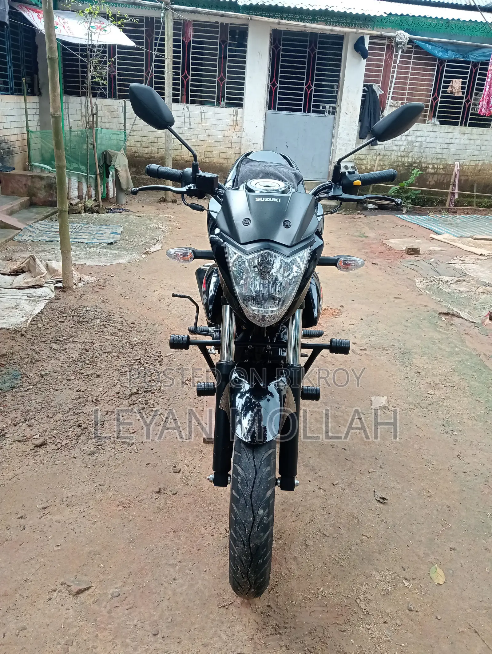 সুজুকি জিক্সার ২০২৫ ব্ল্যাক