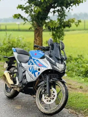 সুজুকি জিক্সার এসএফ ২০২০ নীল
