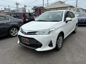 টয়োটা অ্যাক্সিও ২০২২ হোয়াইট