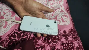 অ্যাপল আইফোন ৮ ৬৪ জিবি সাদা