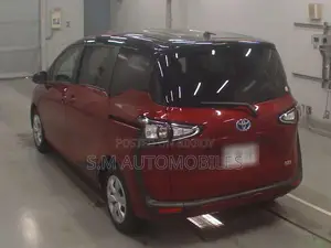 Toyota Sienta 1.5 Hybrid FWD 2021 Red