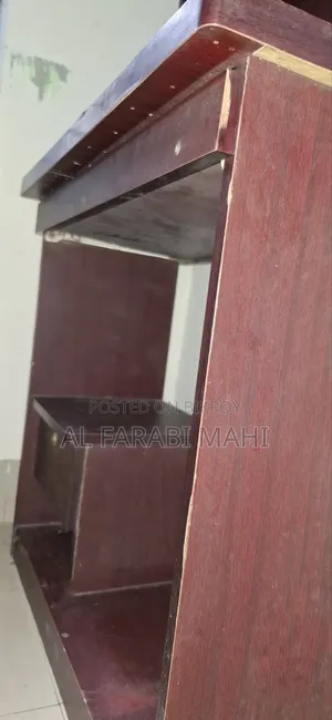 কম্পিউটার টেবিল