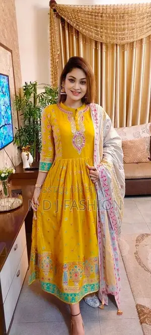 Naira Cut Naira Cut
Embroidered Work on Neck