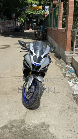 ইয়ামাহা আর১৫এম ২০২৩ সিলভার