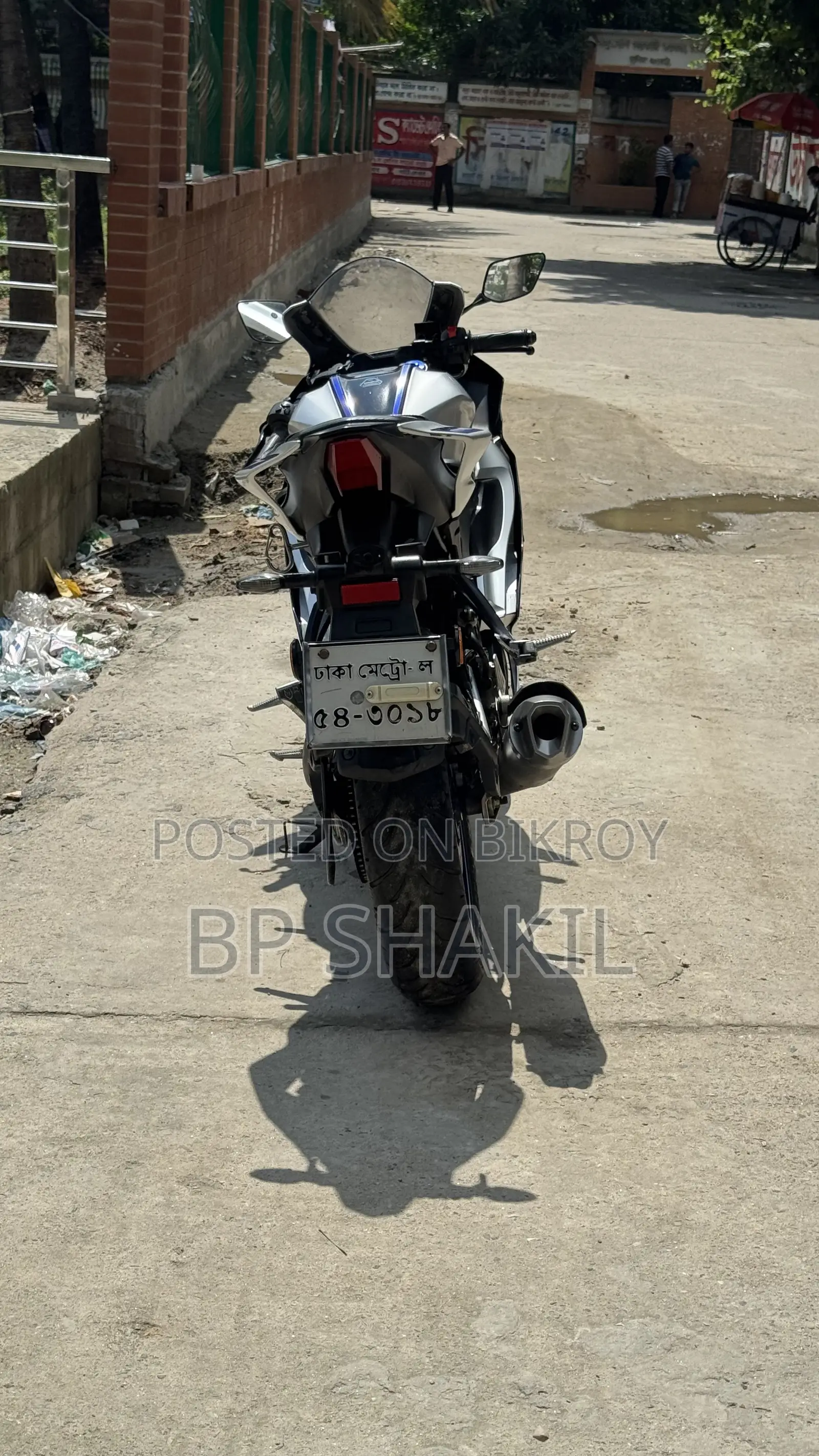 ইয়ামাহা আর১৫এম ২০২৩ সিলভার