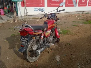 হিরো স্প্লেন্ডার প্লাস ২০০৪ রেড