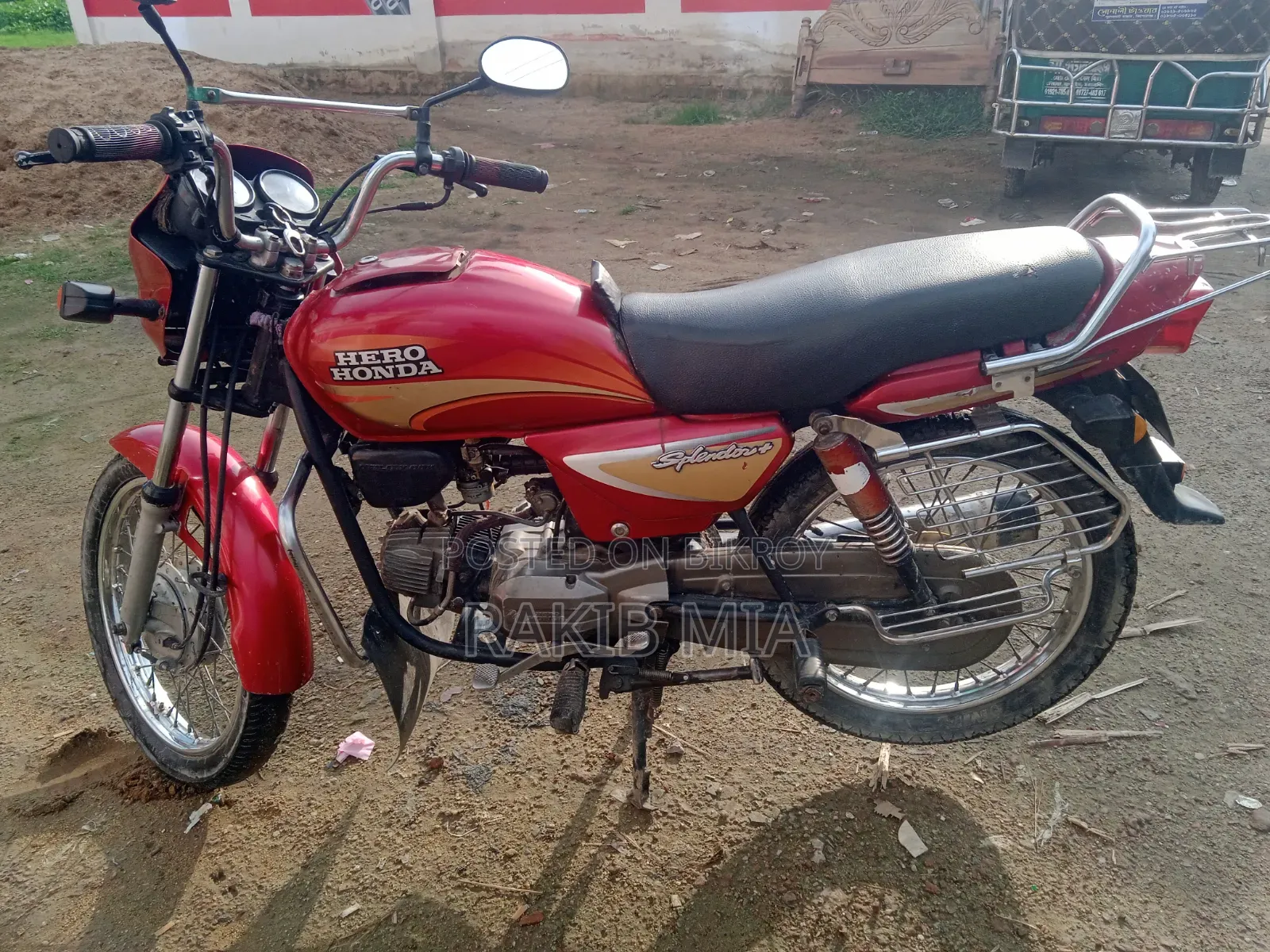 হিরো স্প্লেন্ডার প্লাস ২০০৪ রেড