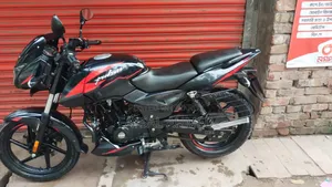বাজাজ পালসার ১৫০ ২০২২ ব্ল্যাক