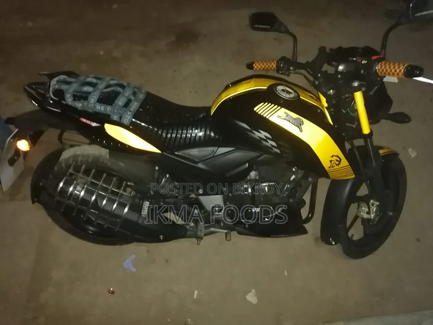 TVS Apache RTR 160 4V 2019 Black