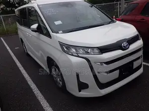 টয়োটা নোয়া ২০২২ পার্ল