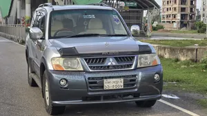 Mitsubishi Pajero 2003 Silver