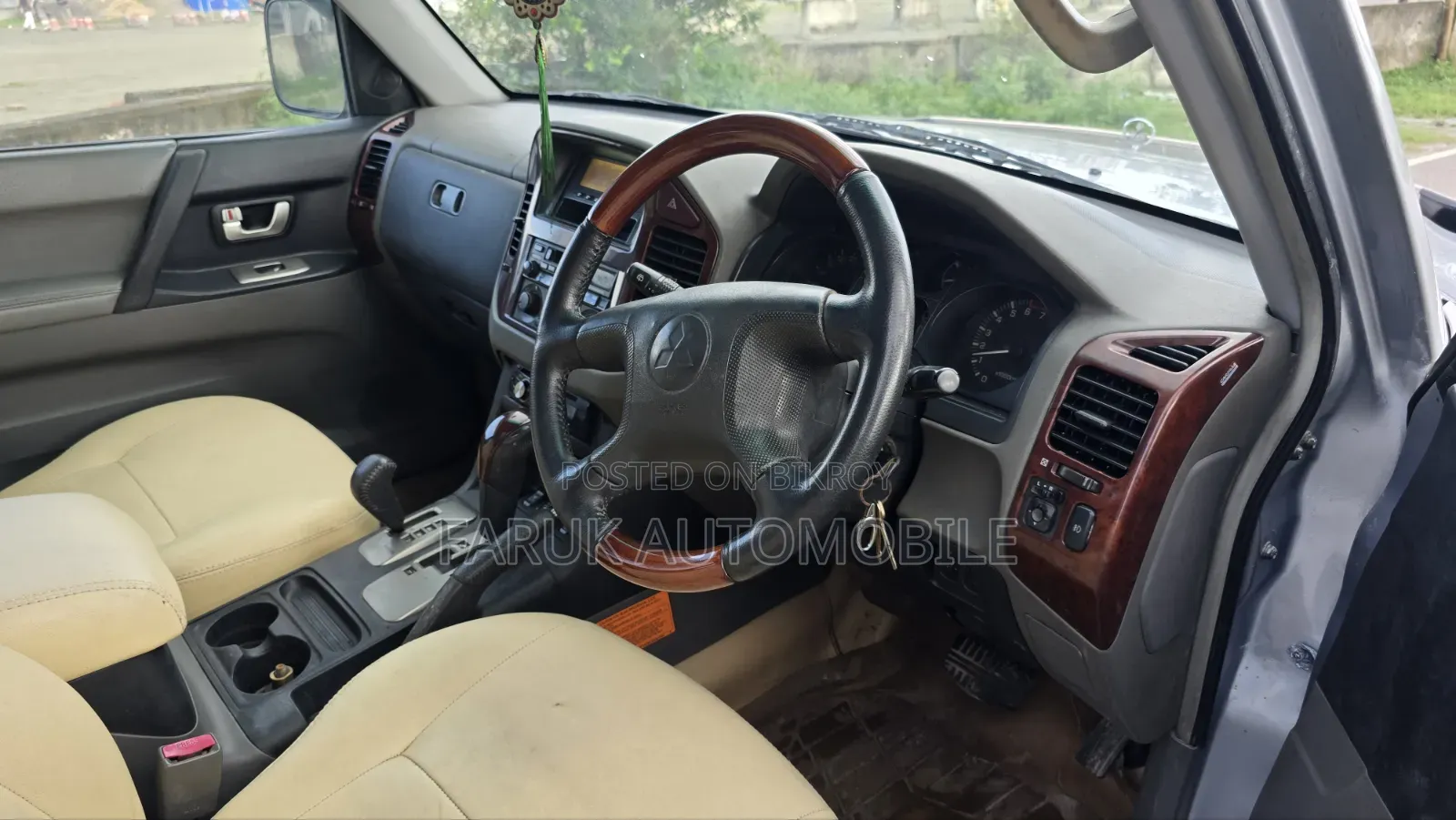 Mitsubishi Pajero 2003 Silver