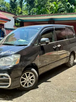 Toyota Noah 2.0 AWD (8 Seater) 2003 Black