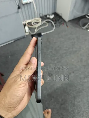 Apple iPhone 16e 128 GB Black