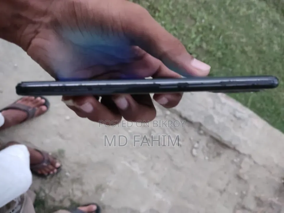 রিয়েলমি ৮ ৫জি ১২৮ জিবি ব্ল্যাক