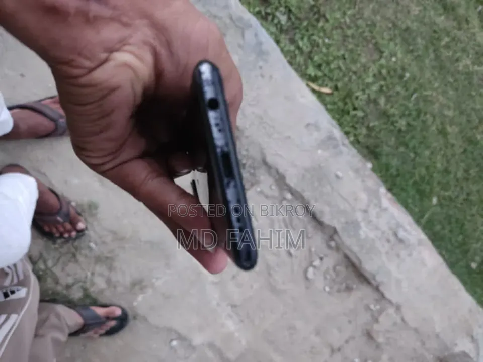 রিয়েলমি ৮ ৫জি ১২৮ জিবি ব্ল্যাক