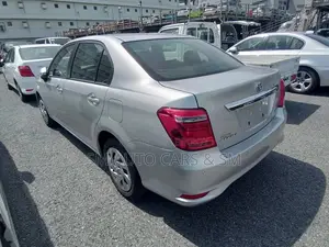 টয়োটা এক্সিও ২০২১ সিলভার