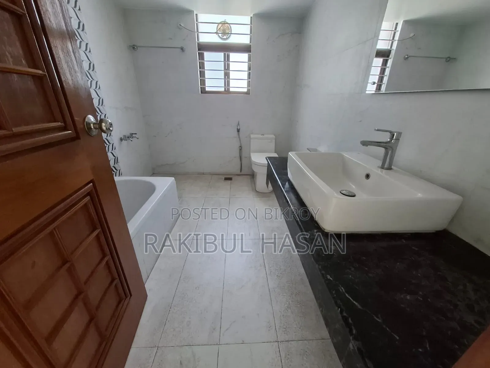 বারিধারায় ৪৫০০ বর্গফুটের অফিস ভাড়া