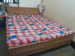 ৬×৭ ফুট খাট