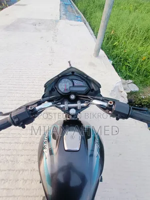 বাজাজ ডিসকভার ১২৫ ২০১১ কালো