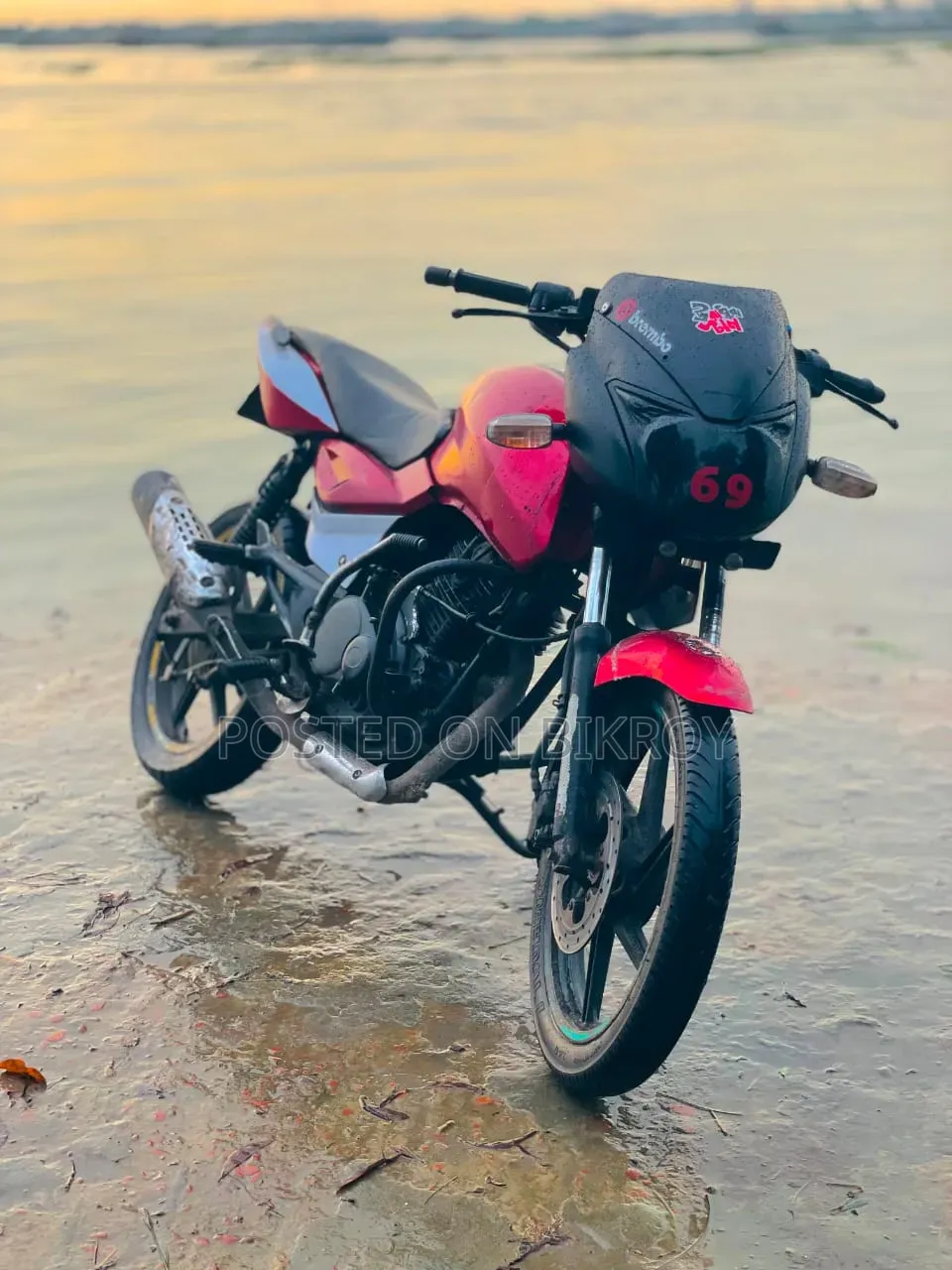 Bajaj Pulsar 150 2026 Red