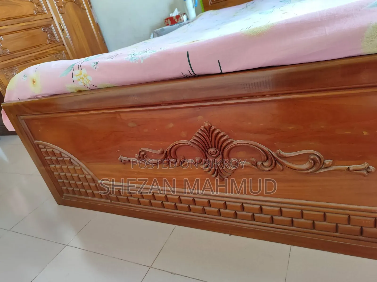 মেহগনি কাঠের খাট