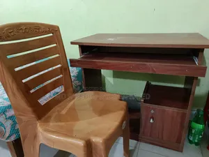 চেয়ার RFL এরও প্লাই উড টেবিল