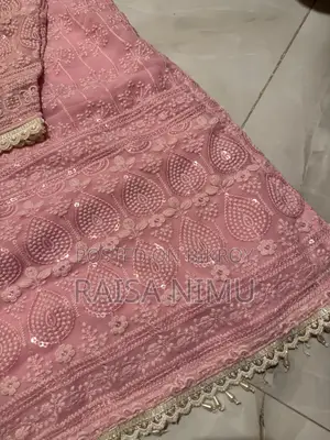 মাত্র একবার পরা গর্জিয়াস জামা বিক্রির জন্য!