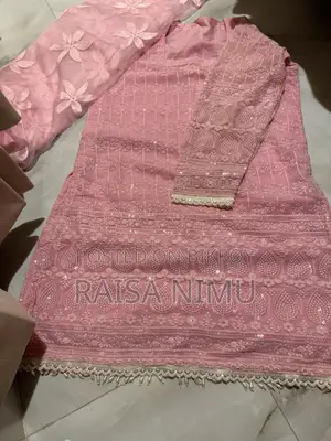 মাত্র একবার পরা গর্জিয়াস জামা বিক্রির জন্য!