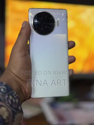 টেকনো স্পার্ক ২০ প্রো প্লাস ২৫৬ জিবি সাদা