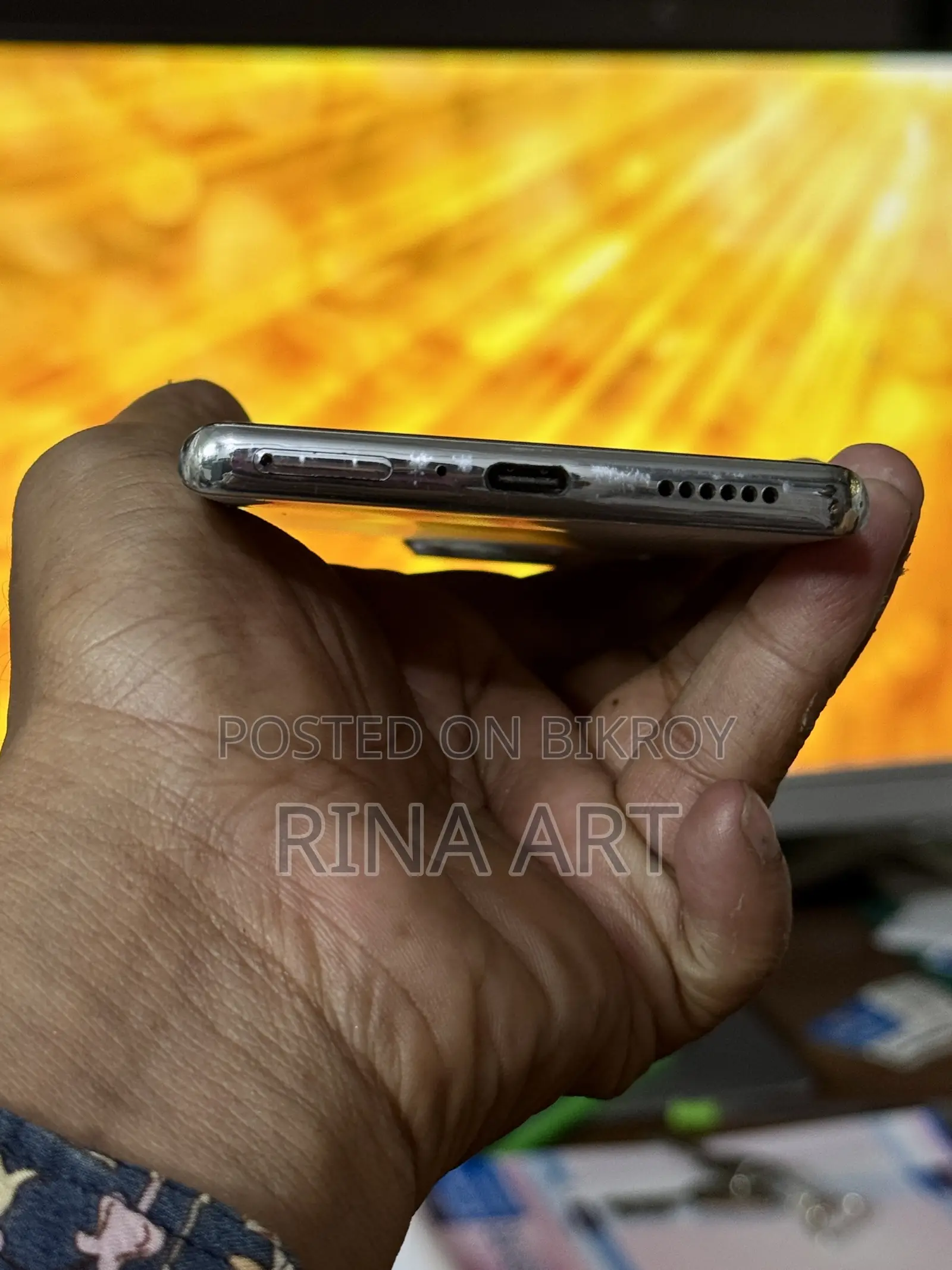 টেকনো স্পার্ক ২০ প্রো প্লাস ২৫৬ জিবি সাদা